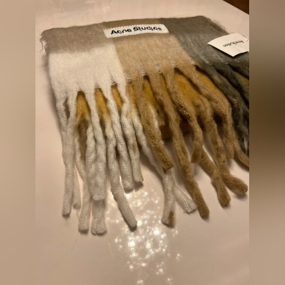 Acne Studios Scarf - Picture 3 of 6